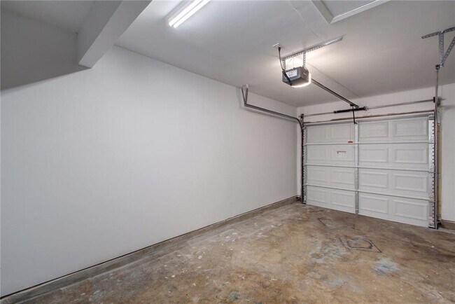 Building Photo - 8808 Clarewood Dr
