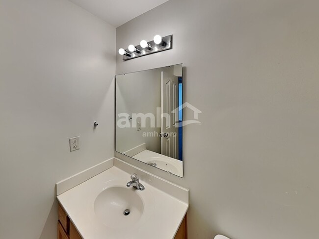 Building Photo - 4811 Spruce Peak Rd