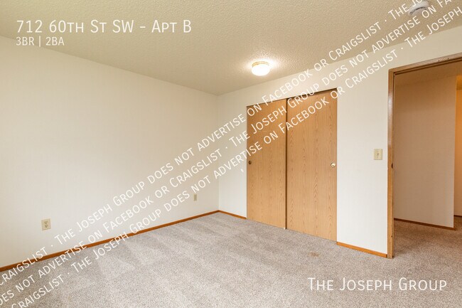 Building Photo - 712 60th St SW
