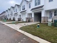 Building Photo - 3 BR/2.5BA | Newly Renovated  Townhouse| Private Back Patio| In Lenoir City!