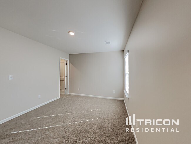 Building Photo - 260 Millen Dr