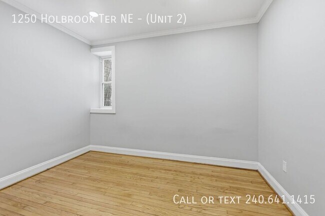 Building Photo - 1250 Holbrook Terrace NE