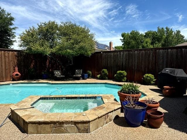 Building Photo - 5815 Willow Wood Ln