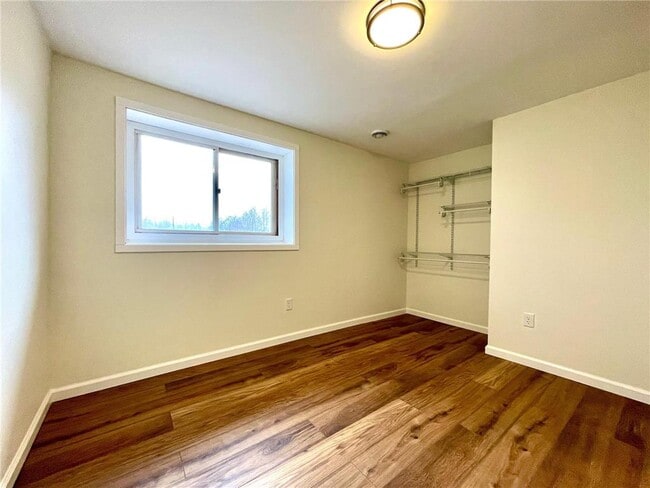 Building Photo - 6166 Upper 51st St N