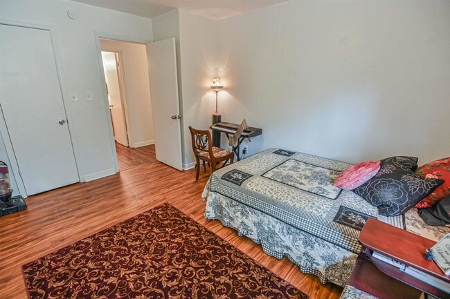 Building Photo - 809 California St