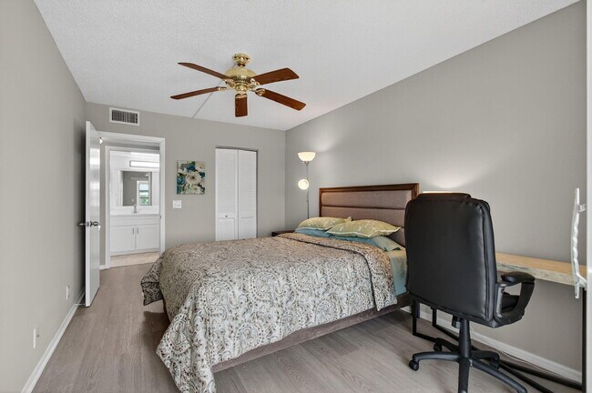 Building Photo - 4003 Wolverton E