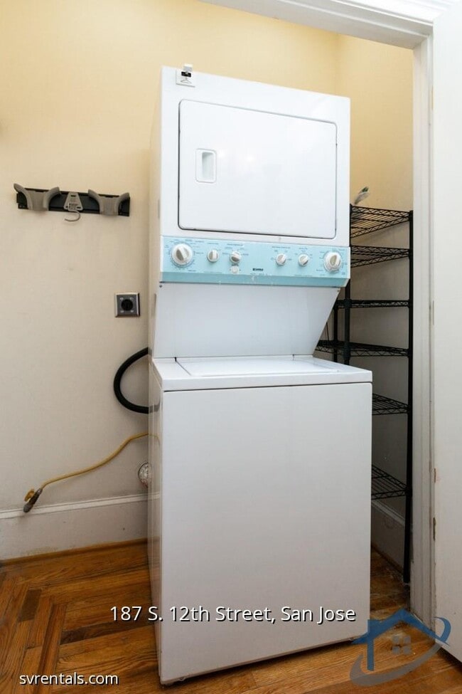 Building Photo - 187 S 12th St