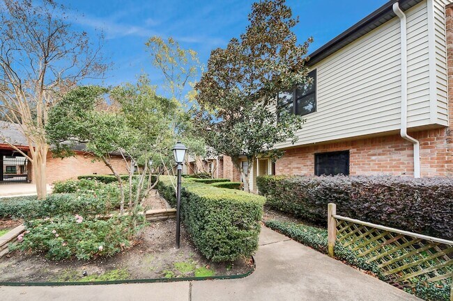 Building Photo - 2588 Bering Dr