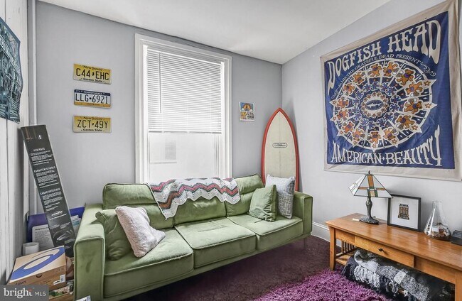 Building Photo - 2567 Kern St