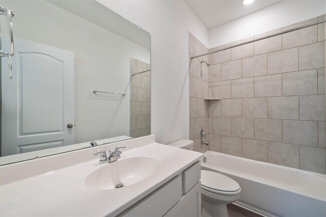 Building Photo - 16618 Moss Ln