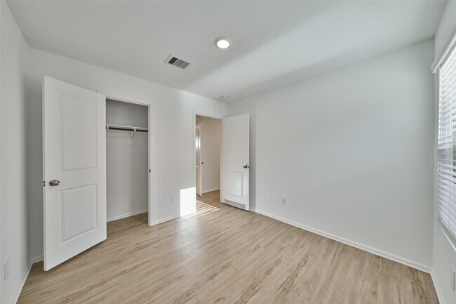 Building Photo - 3799 Solanum Dr