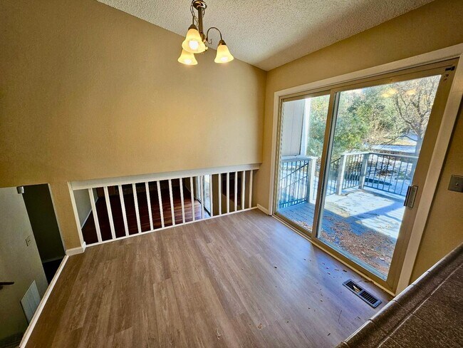 Building Photo - 6373 Pulpit Rock Dr