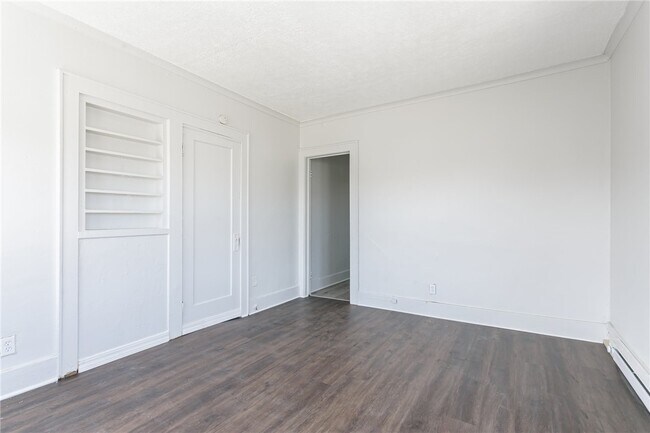 Building Photo - 85 Mapledale St