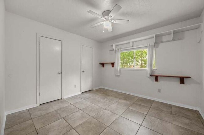 Building Photo - 4 Bedroom Single Family Home in Pflugerville