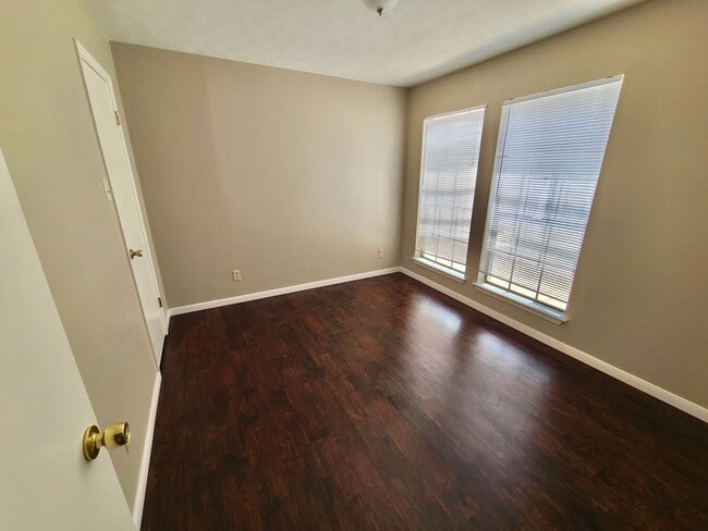 Building Photo - COMING SOON... 3-Bedroom 2-Bathroom Townhome in Capital Heights!