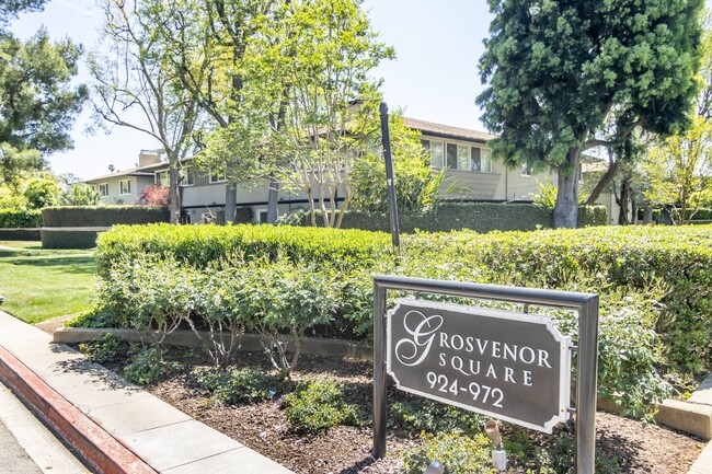Building Photo - 924 S Orange Grove Blvd