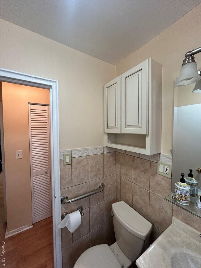 Building Photo - 82-34 Langdale St