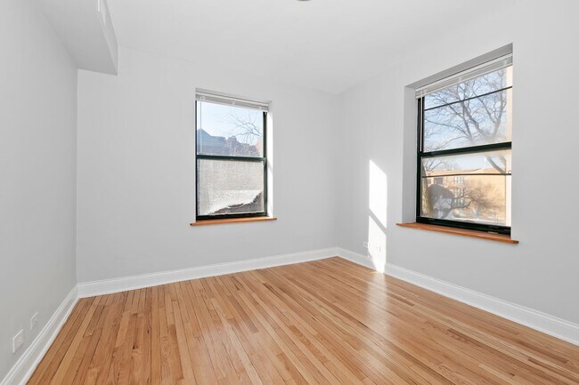 Building Photo - 7219 S Yates Blvd