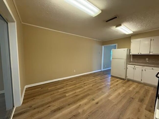 Building Photo - 616 Ashland Dr