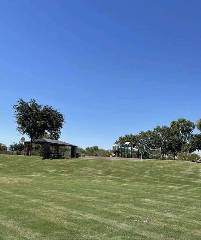 Building Photo - 2022 Built Single-Level 4Bedrooms/3Baths Stunning Home!!