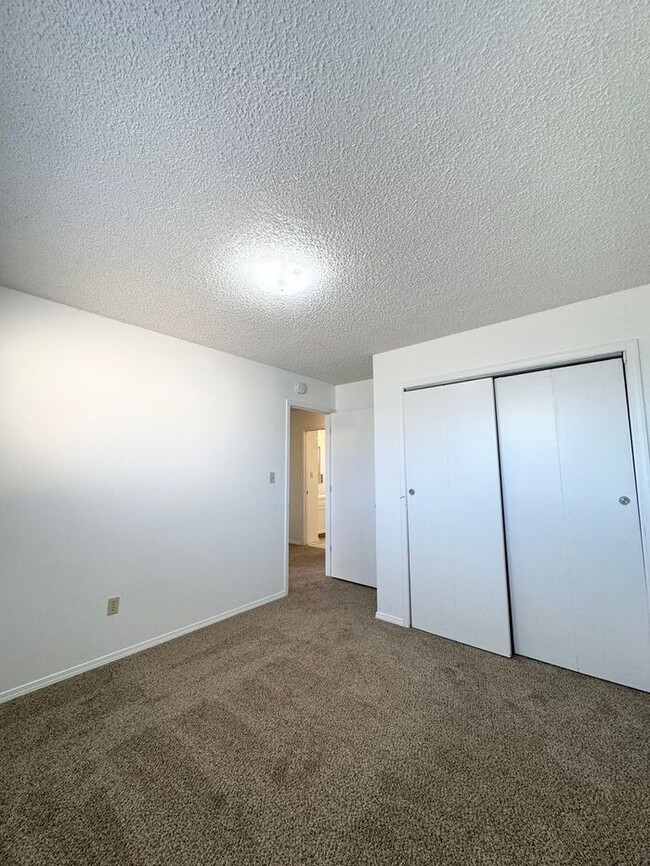 Building Photo - ****MOVE IN SPECIAL**** 1/2 off the first ...