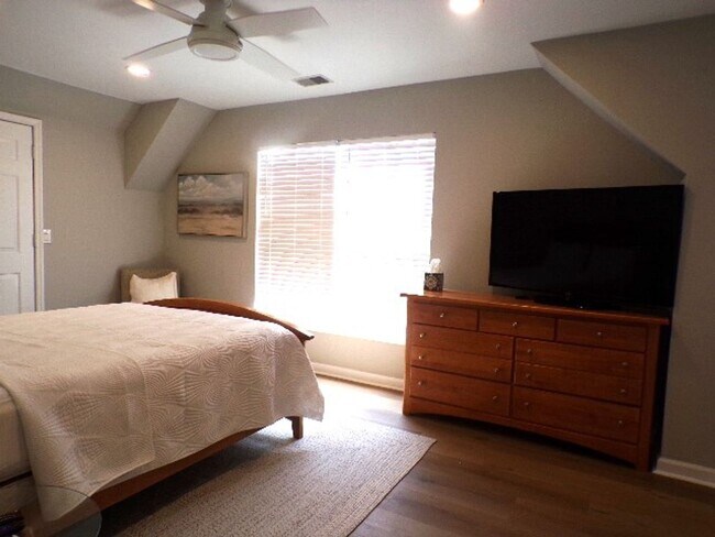 Building Photo - Adorable Home Located In Yacht Cove