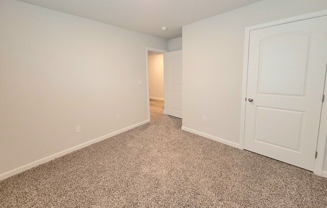 Building Photo - ATHENS - MOVE IN READY - NEW BUILD