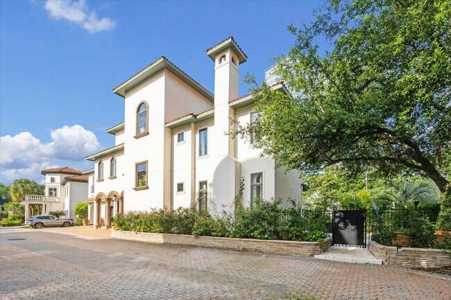 Building Photo - 5007 Cedar Creek Dr