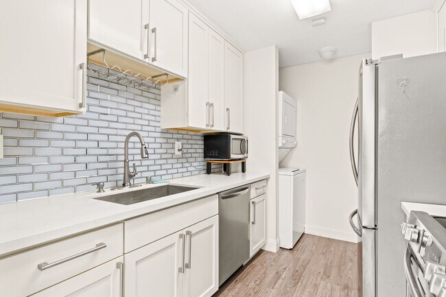 Building Photo - 4905 Bridgepointe Pl