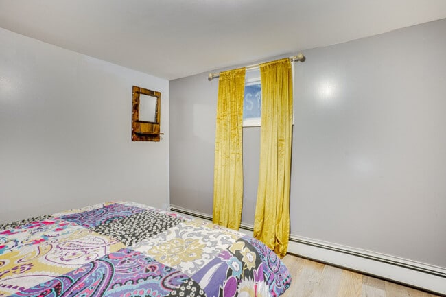 Building Photo - 787 S 13th St