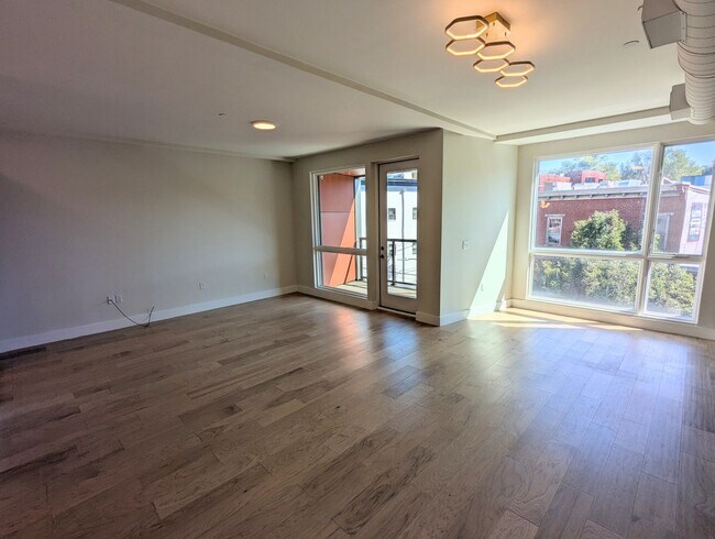 Building Photo - 2 Bedroom 2 Bathroom Condo at the Lawrence...