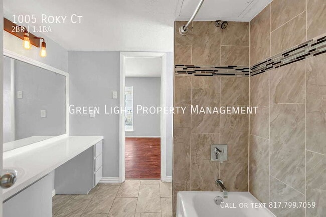 Building Photo - 1005 Roky Ct
