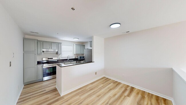 Building Photo - 525 Olmsted Park Pl