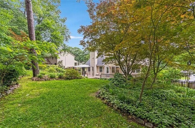 Building Photo - 1880 Meadowchase Ct