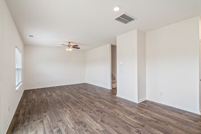 Building Photo - 116 Kaley Ln