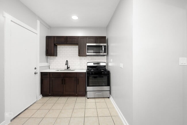 Building Photo - 4720 S Drexel