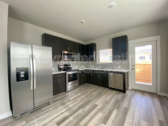 Building Photo - 520 Fieldwood Dr
