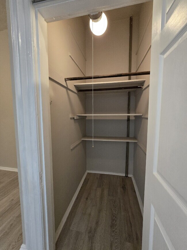 Building Photo - Newly Available 1BR Apartment in South City!
