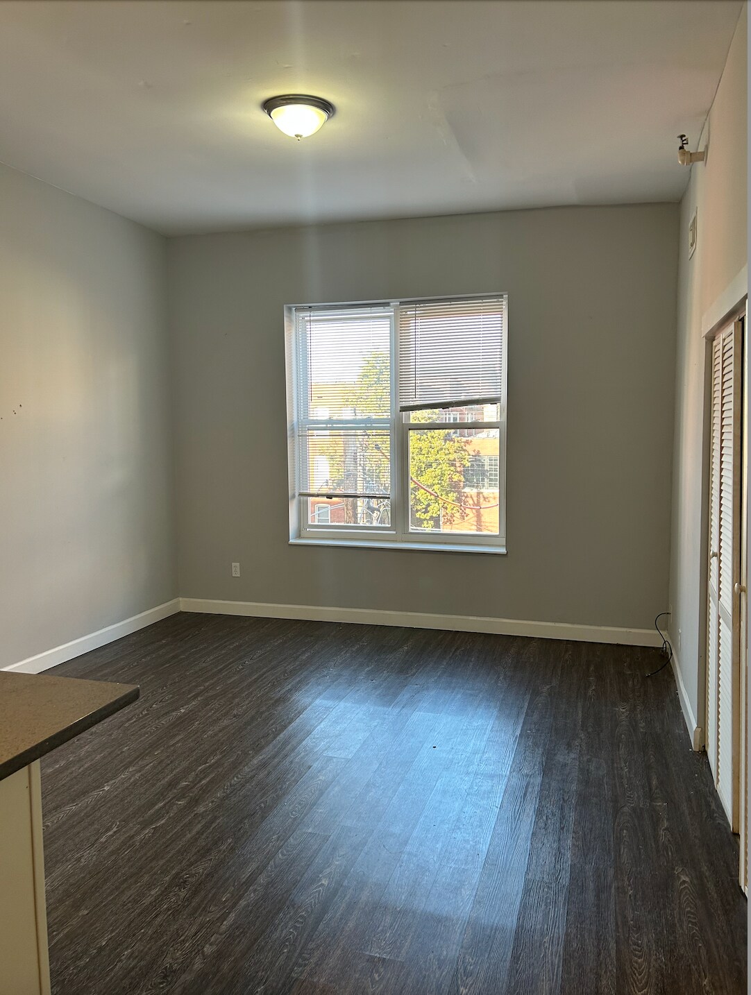 Building Photo - 407 N Taylor Ave
