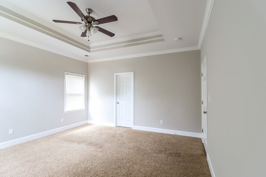 Building Photo - 1001 Saddlecreek Pkwy