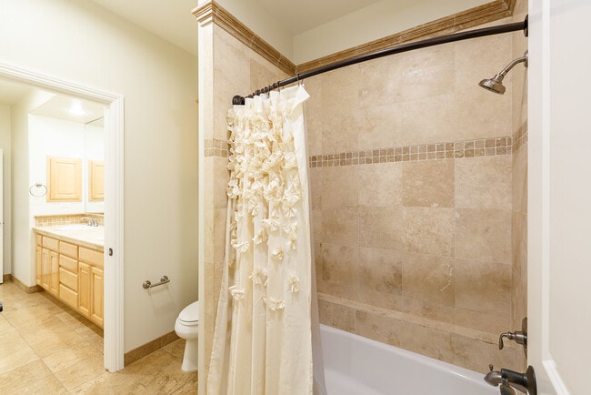 Building Photo - 2104 Perry Ave