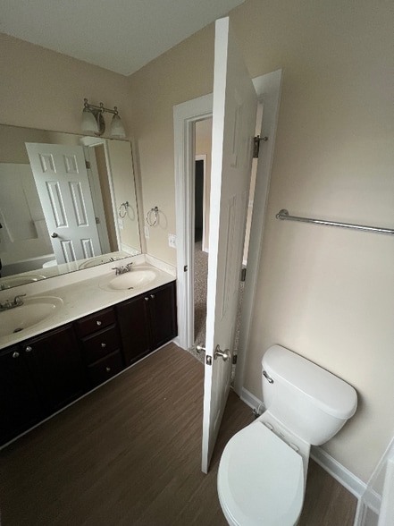 Building Photo - 1905 Fieldhouse Ave