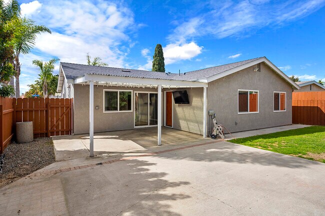 Building Photo - 10875 Barbados Way