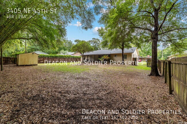 Building Photo - 3405 NE 45th St