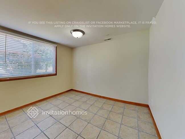 Building Photo - 327 Hemlock Ave