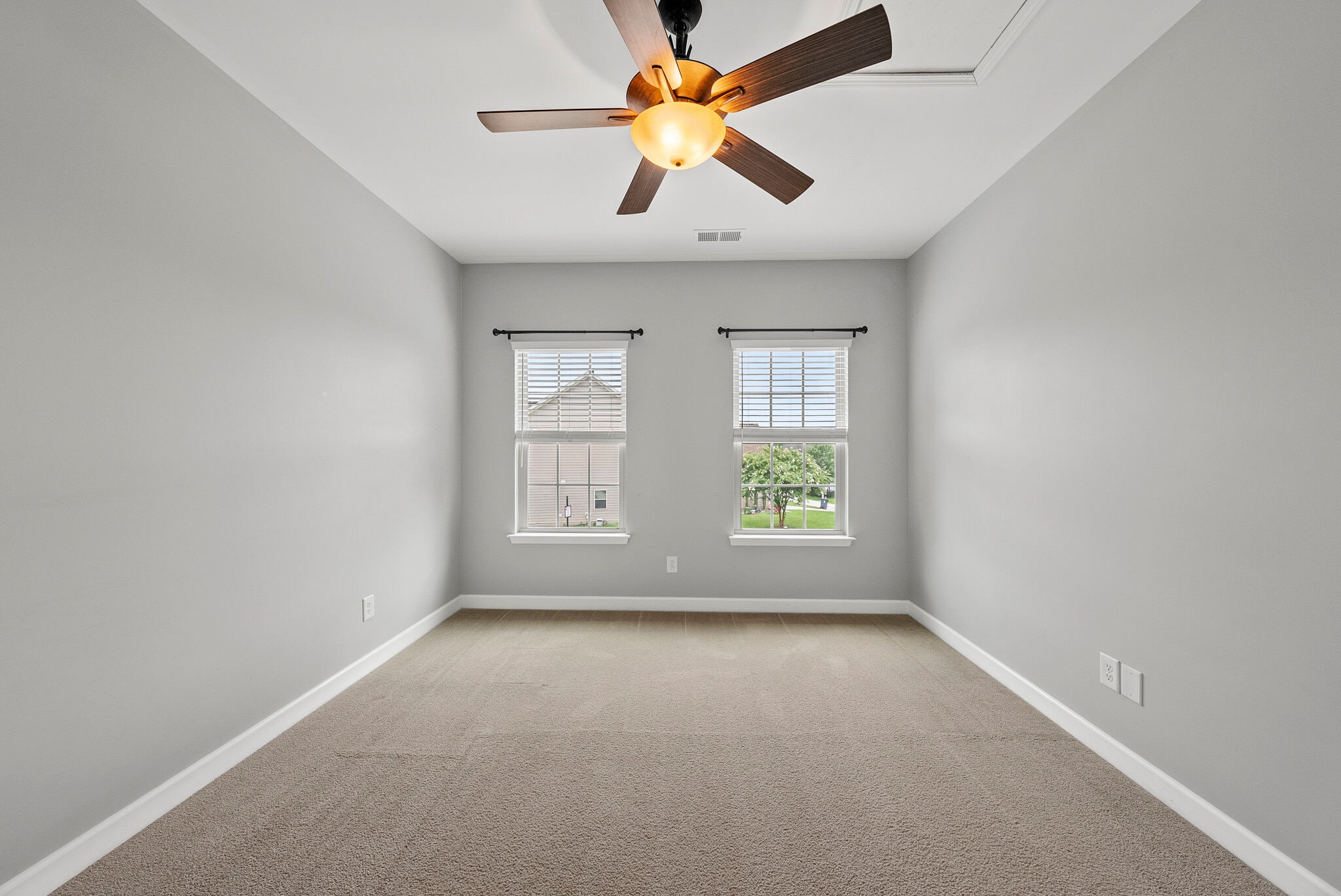 Building Photo - 1004 Crinoline Ln