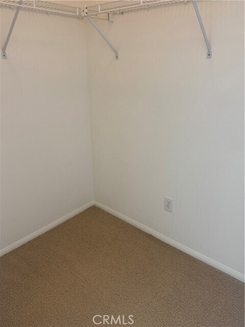 Building Photo - 16252 Fieldcrest Ct