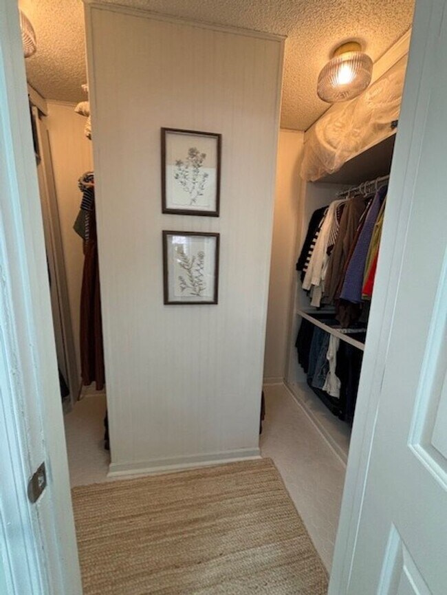 Building Photo - Glenwood