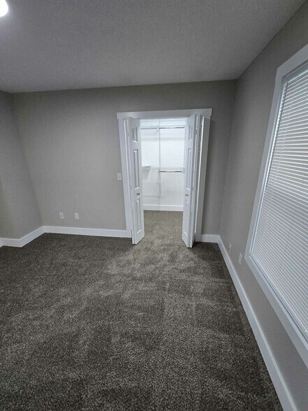 Building Photo - 2497 Zircon St NE