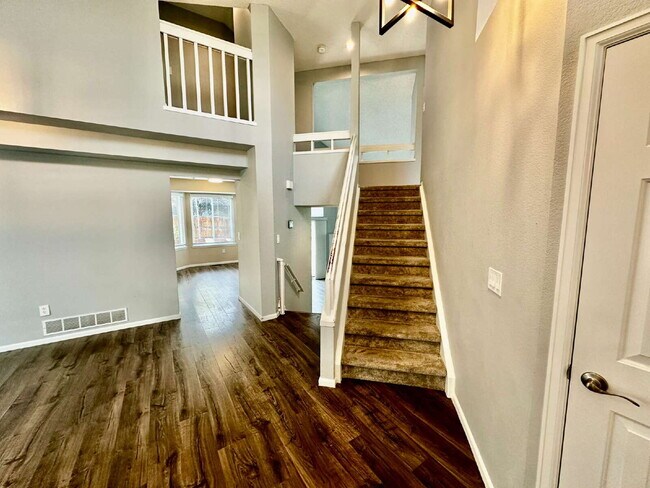 Building Photo - "Charming 3-Bed Highlands Ranch Home with ...
